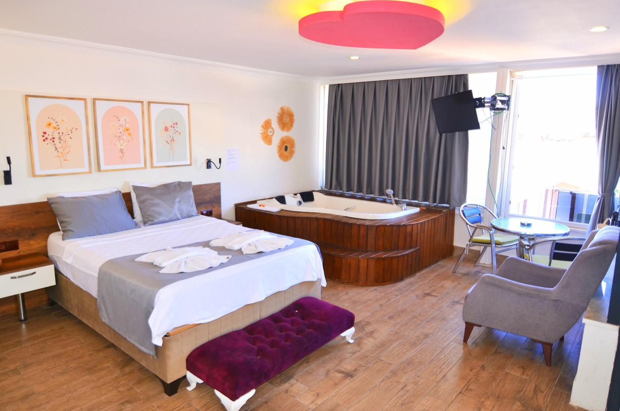 Mykonut Apart Hotel Fethiye Exteriör bild
